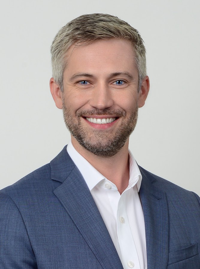 Professional Corporate Headshot Of A Male Executive In A Blue Blazer With White Shirt, Photographed By Goodluckstef Productions